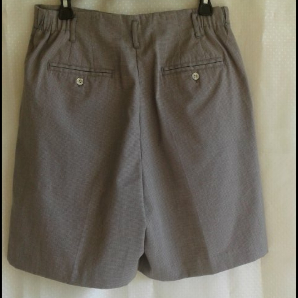 Shorts - Picture 2 of 3